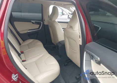 2016 Volvo Xc60 T5 Drive-E Premier z USA, uszkodzony, nr VIN YV440MDK0G2856446